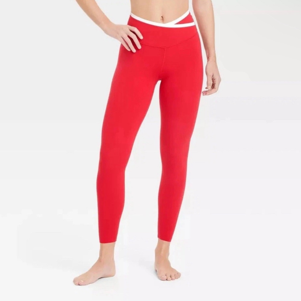 All In Motion Women's Everyday Soft High-Rise Piped V-Waistband 7/8 Leggings S
